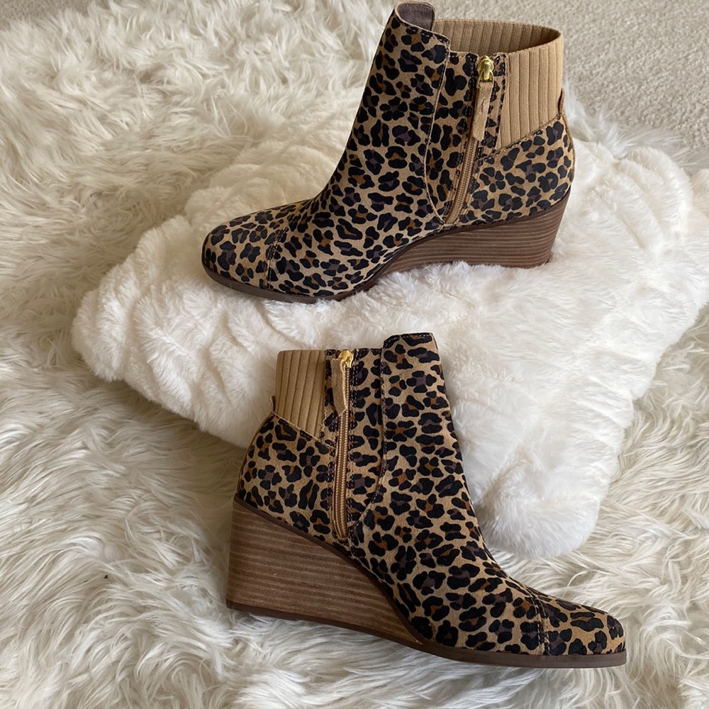 Toms Kelsey Wedge Leopard Print Suede Ankle Boot Size 11W